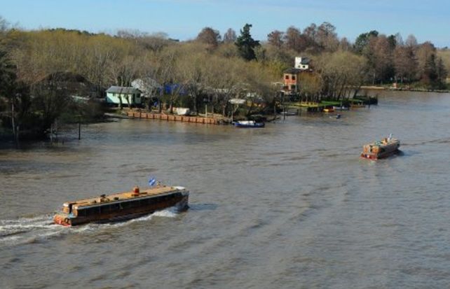 Las embarcaciones colisionaron en el río Luján.