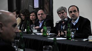 Sin la presencia del PJ, Corral reclamó fondos para Santa Fe