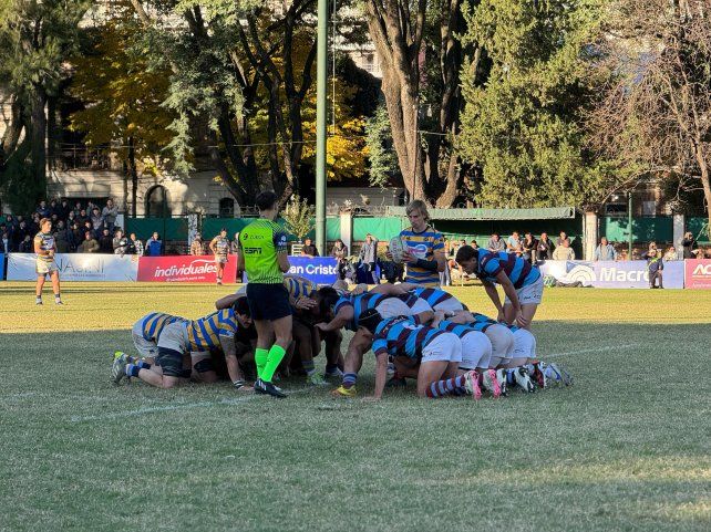 A empujar. Atlético del Rosario e Hindú regalaron un partidazo de marcador incierto hasta el final.&nbsp;