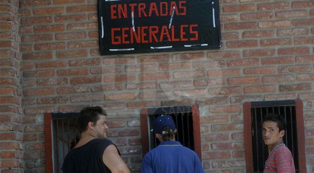 Colón venderá entradas en Santa Fe para el partido de Copa Argentina ante Colegiales.