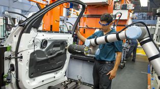 Los empleados rinden más en sus tareas y trabajan mejor cuando su jefe es un robot