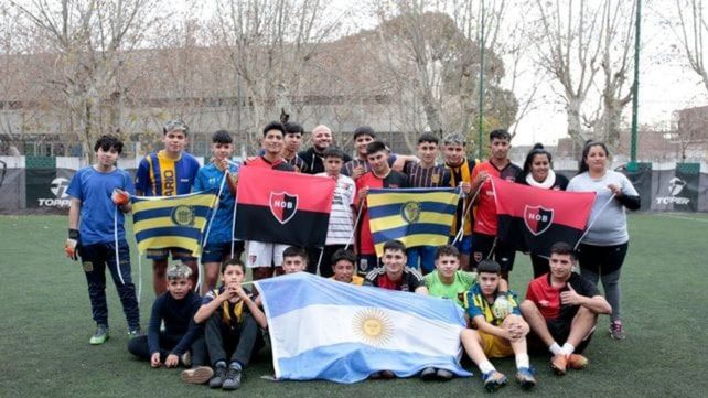 Como cada año leprosos y canallas de Villa Banana protagonizan el clásico del barrio.
