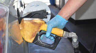 El dinero plástico supera al efectivo en el pago de combustibles en las estaciones de servicio de la ciudad de Santa Fe. Foto: archivo UNO Santa Fe.