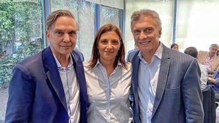 Betina Florito junto a Macri y Pichetto en la ciudad de Paraná
