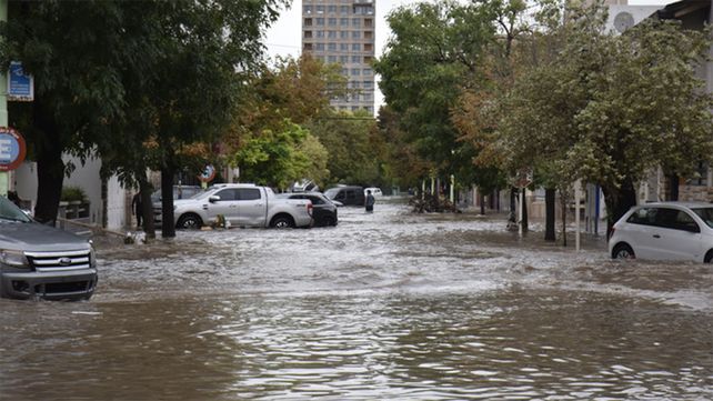 Las inundaciones pueden provocar serios daños para el auto.