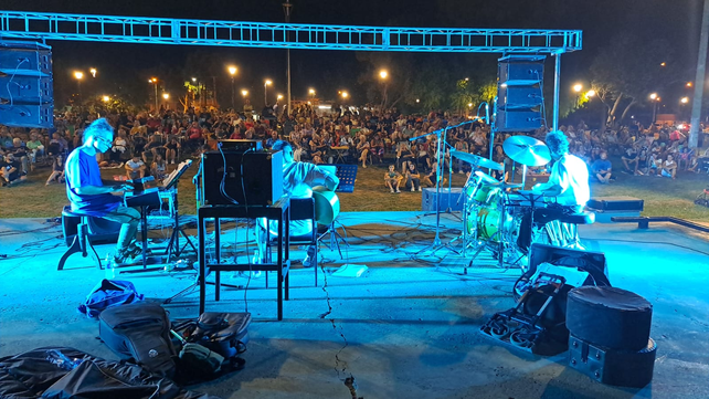 Pese a que el jazz no es un género musical popular en nuestro país como lo es en los EEUU, Genovese sorprendió a propios y extraños con un recital impecable.