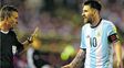 Le dieron la captura. El juez principal no lo informó pero la TV no mintió. Messi insultó al asistente brasileño ante Chile.