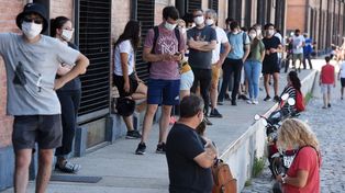 Como hace mucho tiempo no sucedía volvieron a verse colas en los centros de testeos contra el coronavirus en Rosario.