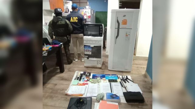 Detuvieron a cuatro mujeres por extorsiones a un comerciante en nombre de Los Monos