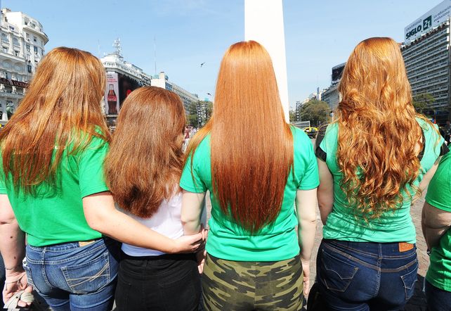 Pelirojos argentinos festejaron su día en el Obelisco
