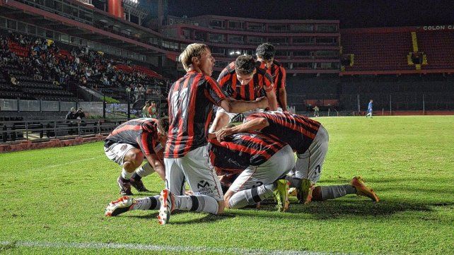 Patronato venció a San Martín de San Juan y gritó campeón en Santa Fe.