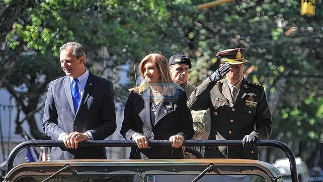 Un desfile cívico militar homenajeó la Gesta de Malvinas
