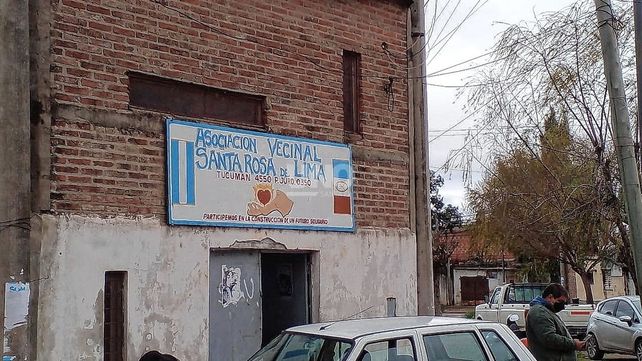 La trifulca entre las mujeres sucedió en el comedor de la vecinal del barrio Santa Rosa de Lima.