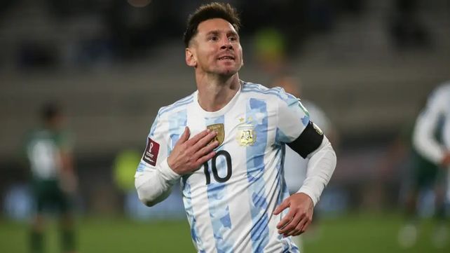 Lionel Messi es jugador de París Saint-Germain y su valor de mercado es de 50 millones de euros.