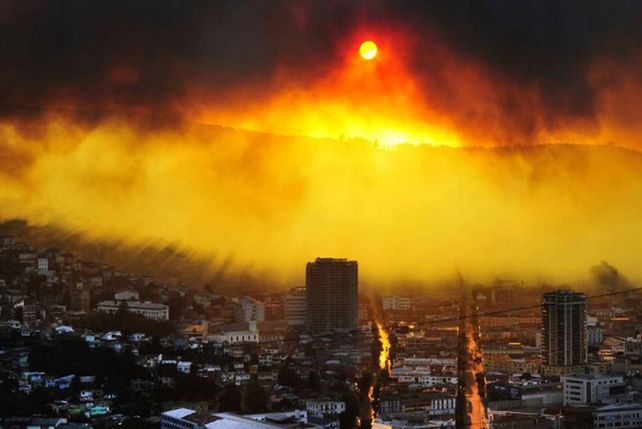 Chile: elevan a 16 los muertos tras voraz incendio en Valparaíso