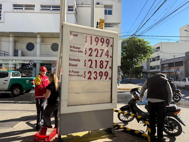 El precio de la nafta súper roza los $2.000 en la ciudad de Santa Fe: llenar el tanque se acerca a los $100.000