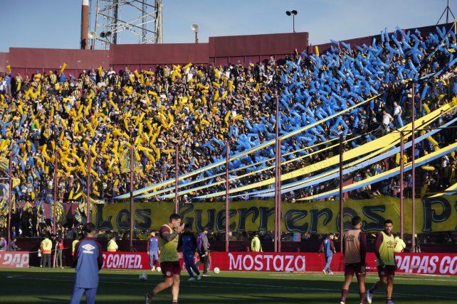 Los hinchas de Central en cancha de Lanús