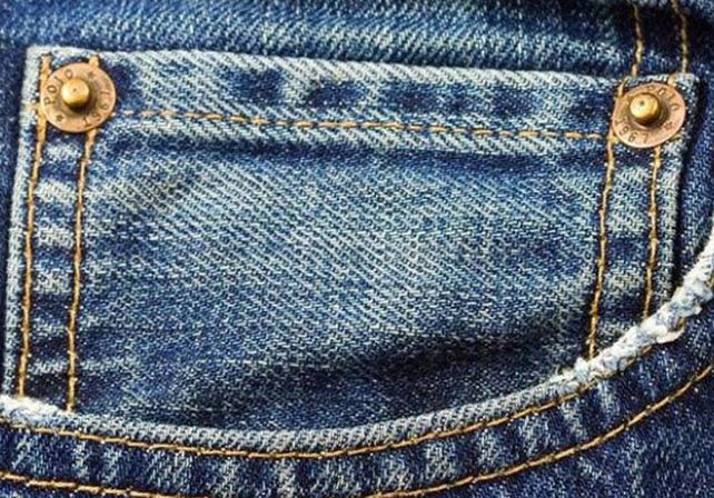 Revelaron para qué sirve el bolsillo chico de los jeans