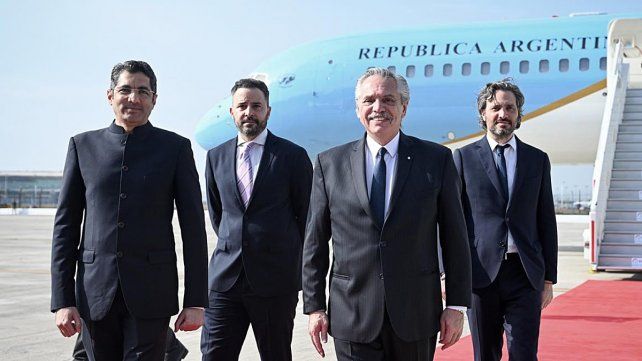 Alberto Fernández llegó a la India para participar de la cumbre G20 en Nueva Dehli