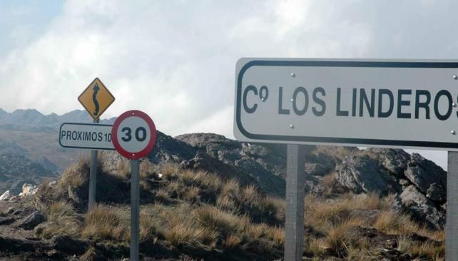 La pareja fue hallada con síntomas de hipotermia en un paraje apartado del cerro Linderos