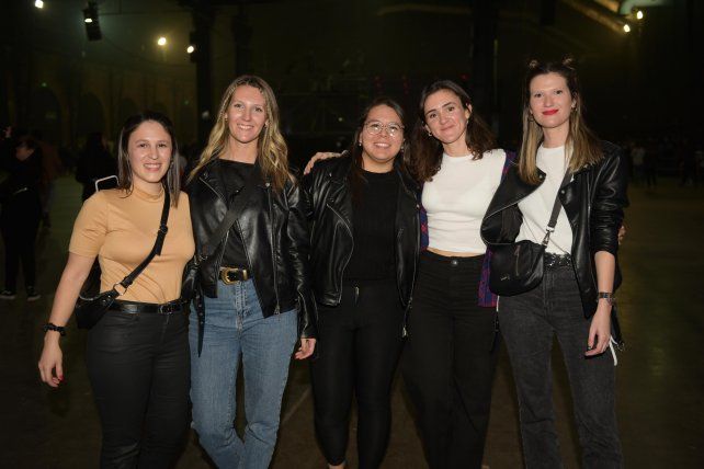 Julia Rufinengo, Virginia Persig, Andrea Cruz , Costanza Foradori y Bárbara Persig.