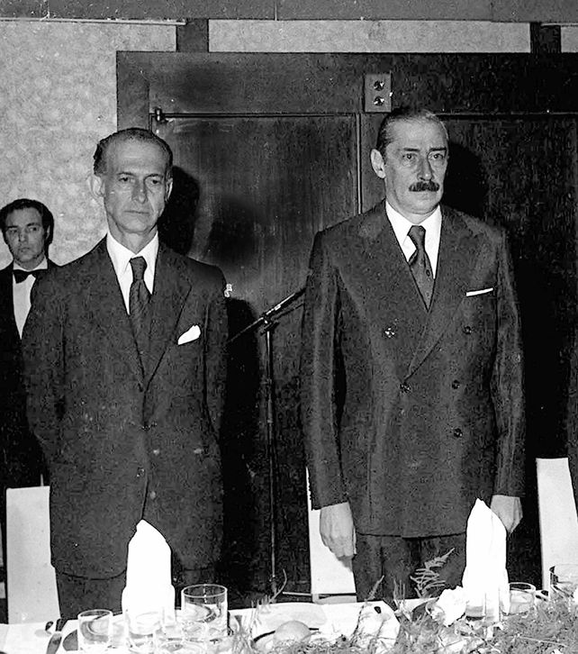 Martínez de Hoz, con Videla.