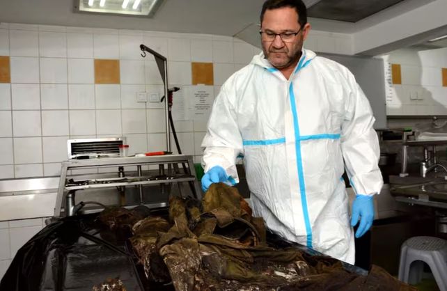 Cada cuerpo cuenta una historia: el trabajo del médico forense argentino tras el ataque de Hamas a Israel que dejó 1.200 muertos Cada cuerpo cuenta una historia: el trabajo del médico forense argentino tras el ataque de Hamas a Israel que dejó 1.200 muertos