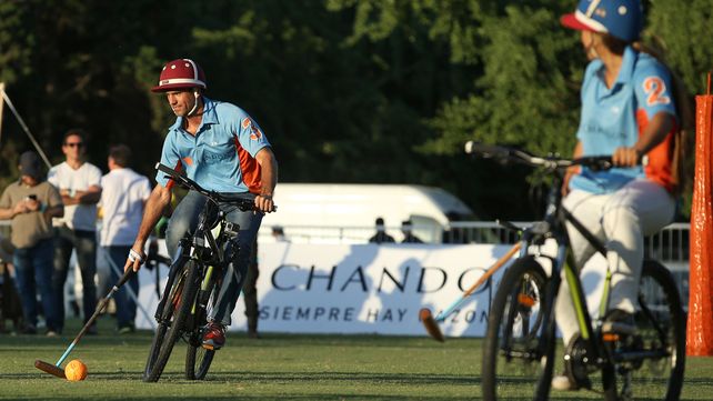Celebridades y polistas disfrutaron del Polo Bike Chandon en el Campo Argentino de Polo