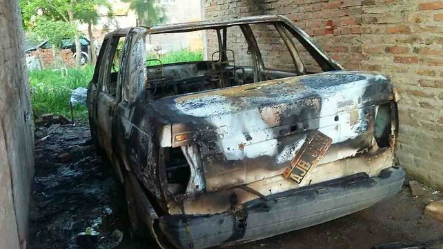 Por un auto incendiado detienen a un nene de 8 años Por un auto incendiado detienen a un nene de 8 años