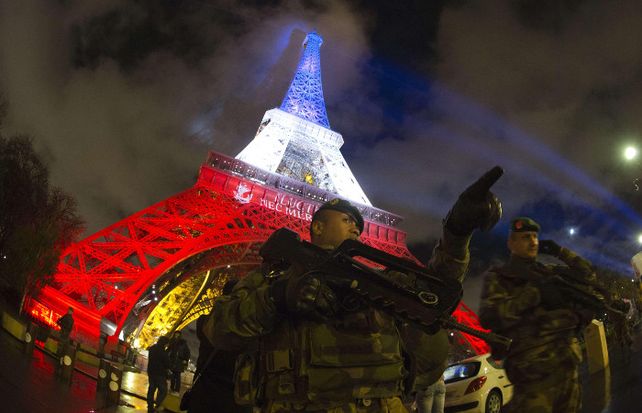 París sigue sin poder descansar luego de los atentados del pasado viernes.