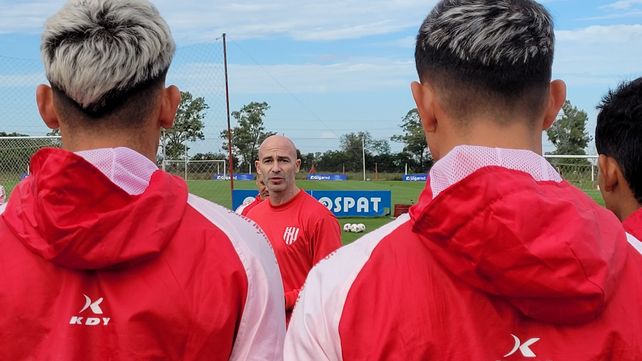 Unión presentó a Sebastián Méndez como nuevo DT.