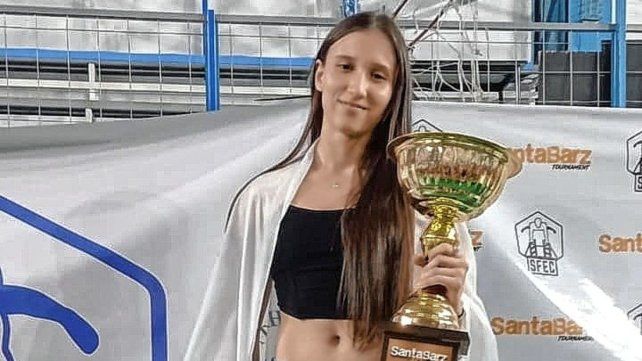 Julieta Cortesi se ha consagrado en dos ocasiones en campeonatos argentinos participando en la modalidad power freestyle.