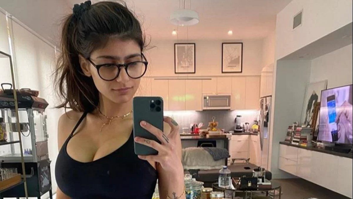 Playboy despidió a la ex actriz porno Mia Khalifa por su defensa a Hamás