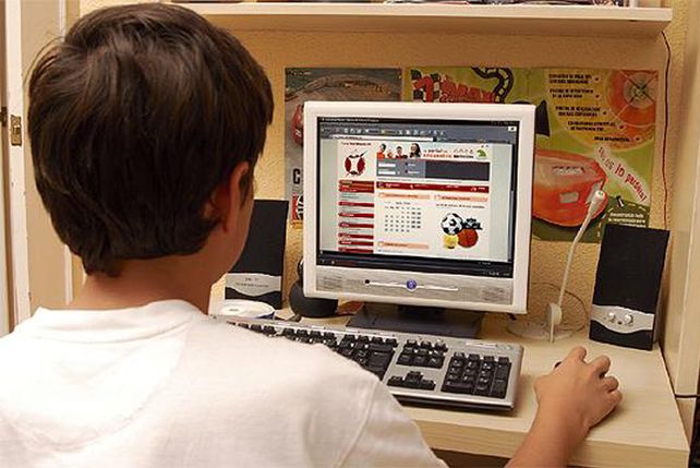 Jorge Cella: “Los chicos están solos en internet”