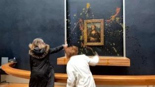 Activistas arrojaron sopa sobre La Gioconda como protesta ambiental