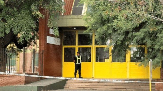 La escuela permanece cerrada y con custodia policial.&nbsp;