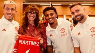 Lisandro Martínez le regaló una camiseta a Julia Roberts