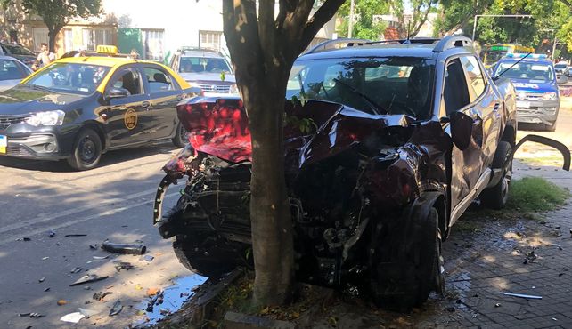 Una persecución policial terminó con un impactante choque y un hombre de 57 años internado grave