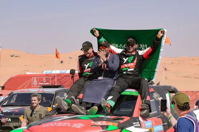 El saudí Yazeed Al-Rajhi hizo historia y se consagró campeón en autos del Rally Dakar