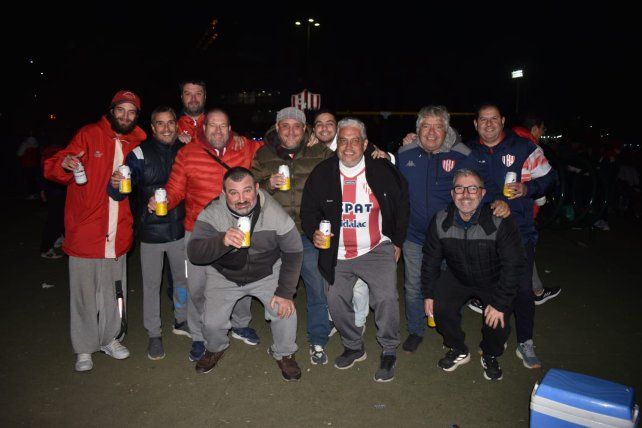 El color de la previa: Unión se prepara para otra noche de fútbol en el 15 de Abril