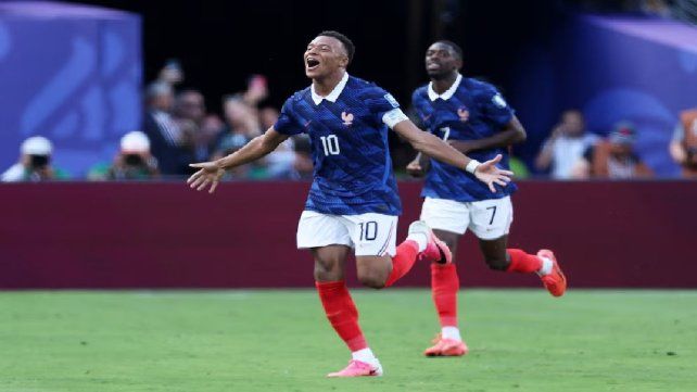 Con dos tantos de Mbappé