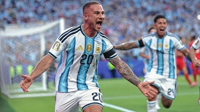 Alexis Mac Allister festeja el gol de la Argentina ante Suiza.