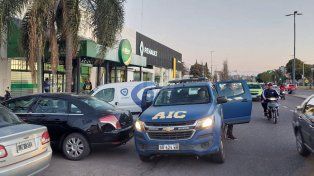 Robo en banda en un supermercado de avenida López y Planes
