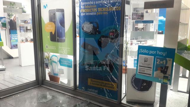 Se llevaron gran cantidad de celulares de un comercio del microcentro