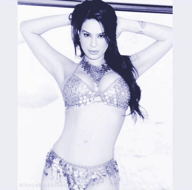 Las fotos de Karen Castillini prenden fuego a los fans de Despedida de solteros