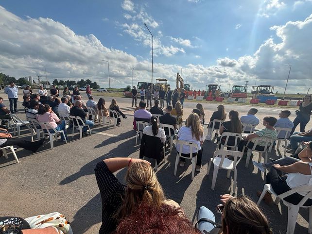 Iniciaron las obras de repavimentación y construcción de rotondas en un tramo de la ruta provincial 13