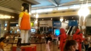 Denunciaron que hicieron jugar a niños a El juego del Calamar en un shopping