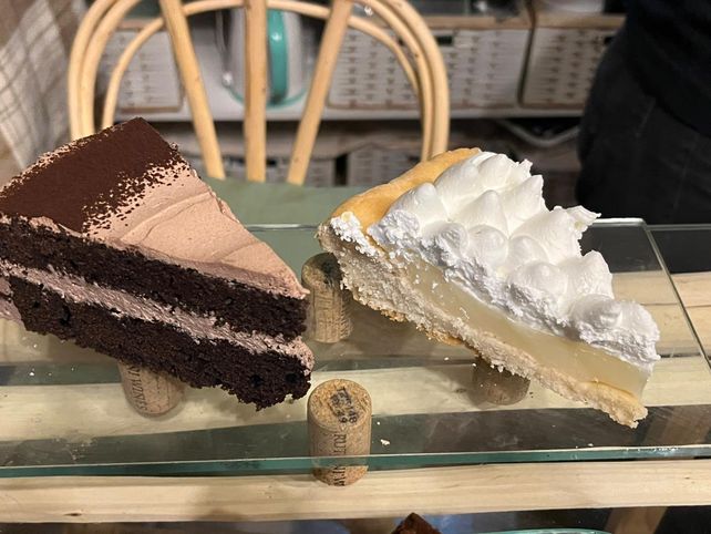 El emprendedor también elabora gustos de tortas clásicas en su versión vegana.