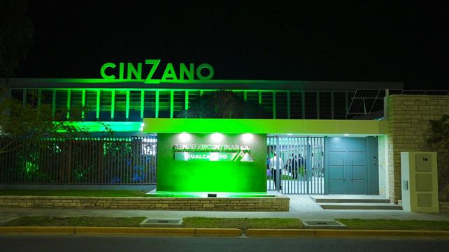 Juan José Retamero Gómez acompaña la inauguración de las nuevas oficinas de Minas Argentinas en la ex Cinzano