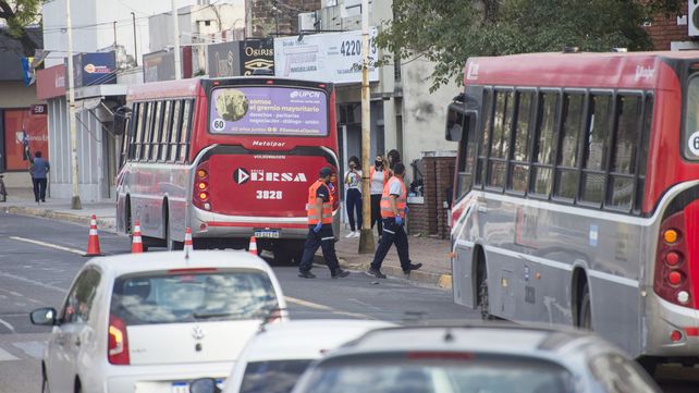 Los colectivos vuelven a circular con diagrama de emergencia